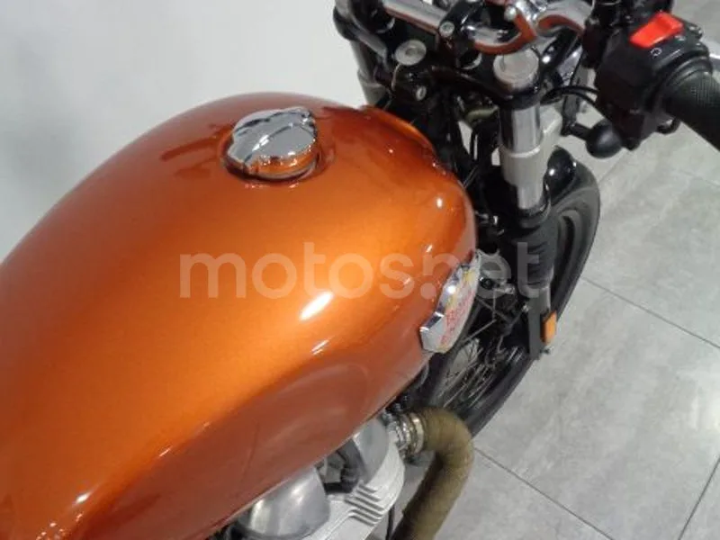Royal Enfield Interceptor 650 - Vista 18