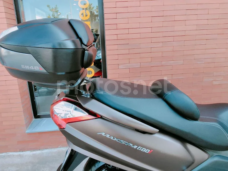 SYM Maxsym 600 - Vista 11
