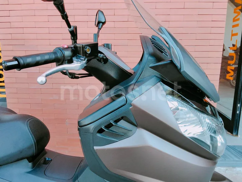 SYM Maxsym 600 - Vista 13