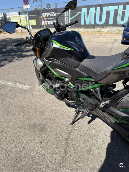 Kawasaki Z900 - Vista 8