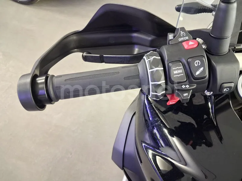 BMW F 900 GS - Vista 7