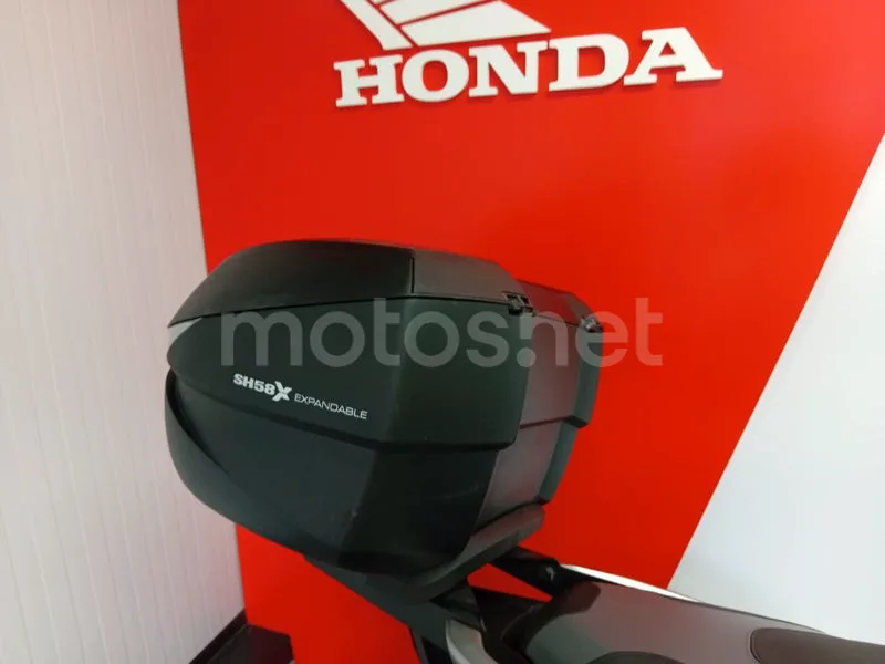 Honda ADV350 - Vista 13