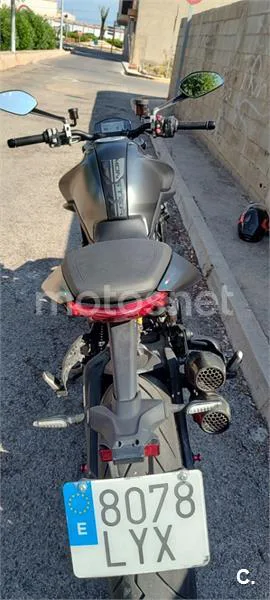 Ducati Monster - Vista 4