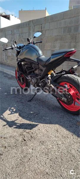 Ducati Monster - Vista 7