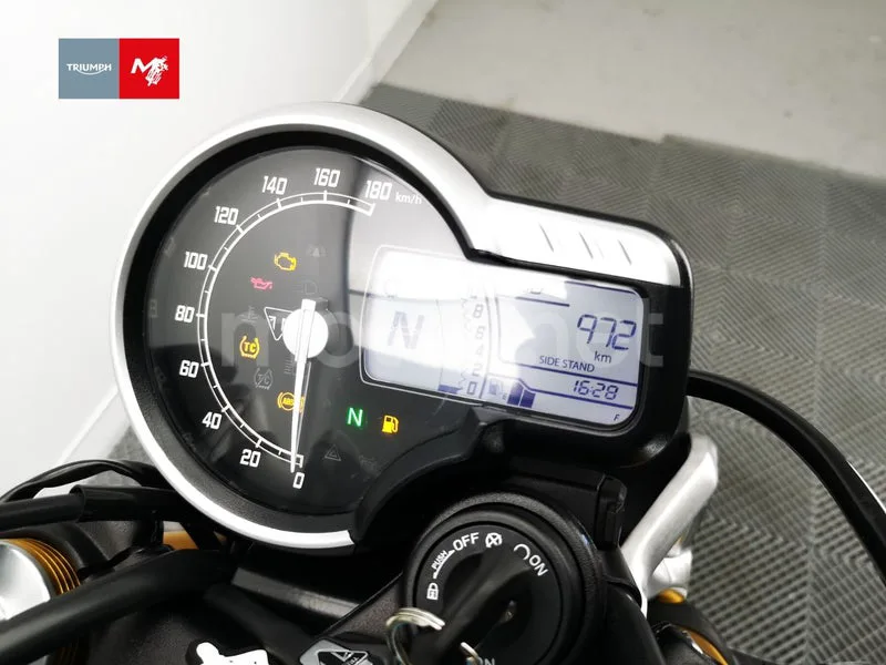 Triumph Speed 400 - Vista 9