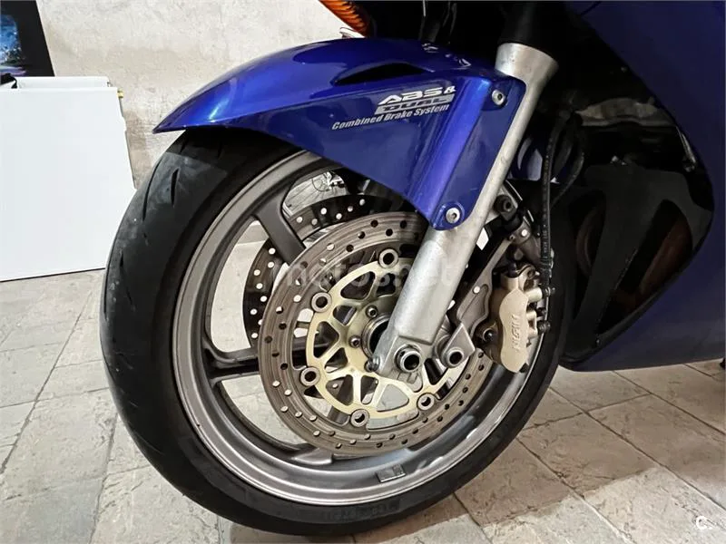 Honda VFR800F - Vista 11