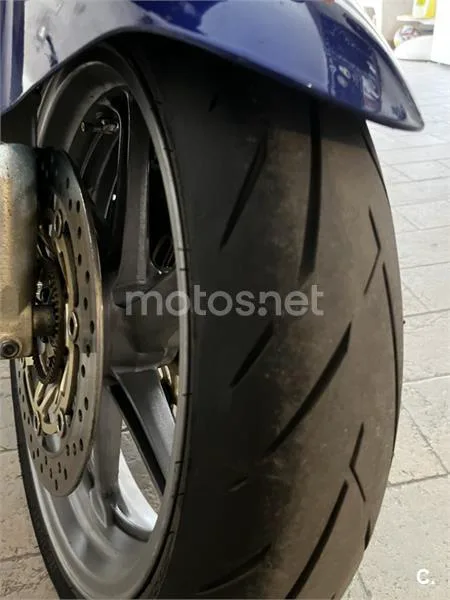 Honda VFR800F - Vista 13