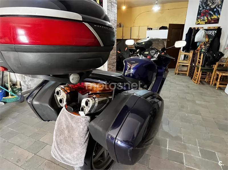 Honda VFR800F - Vista 5