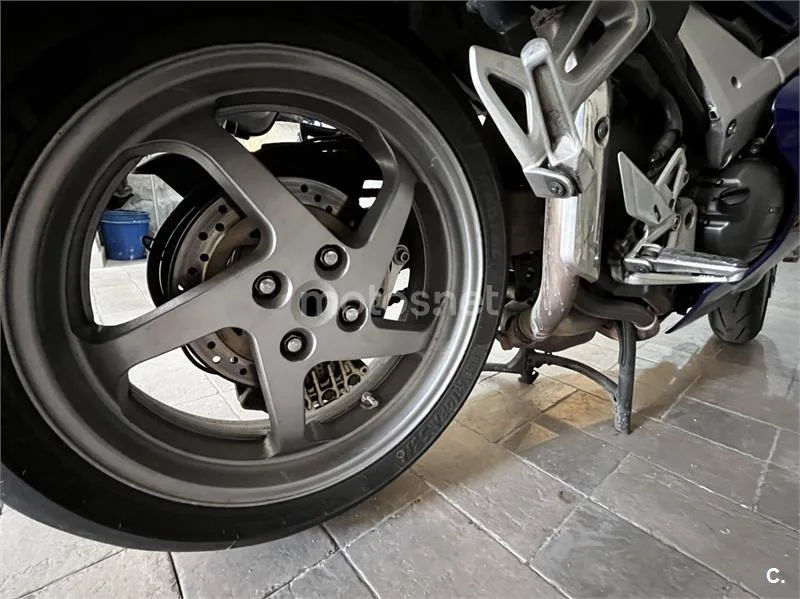 Honda VFR800F - Vista 9