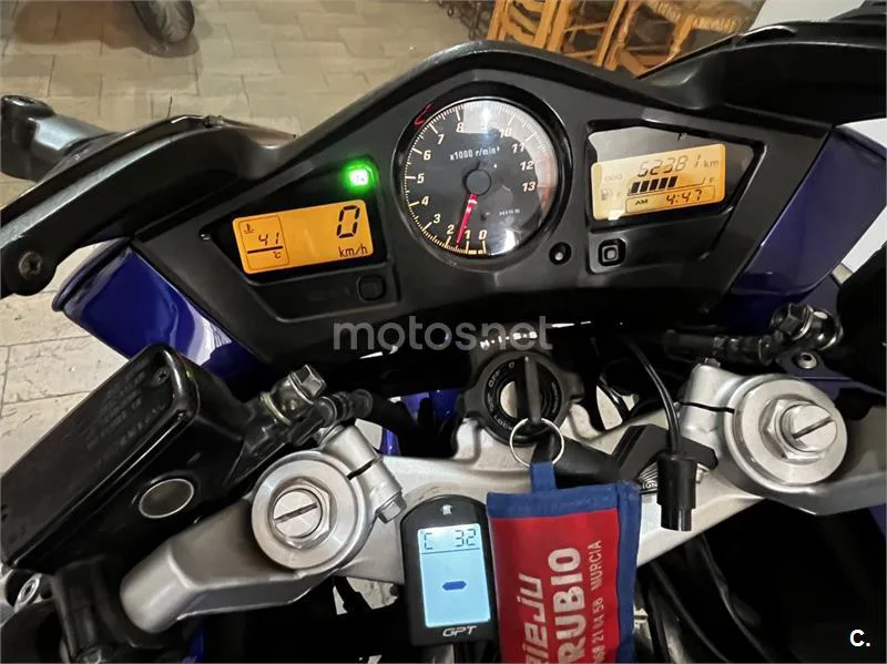 Honda VFR800F - Vista 10