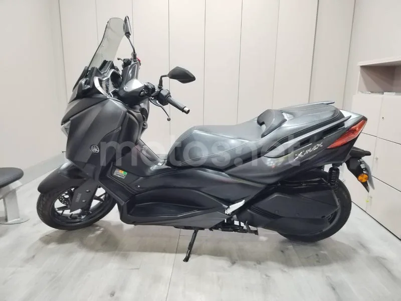 Yamaha XMAX 300 - Vista 11