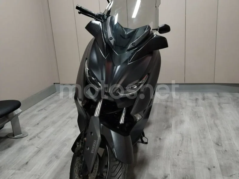 Yamaha XMAX 300 - Vista 3