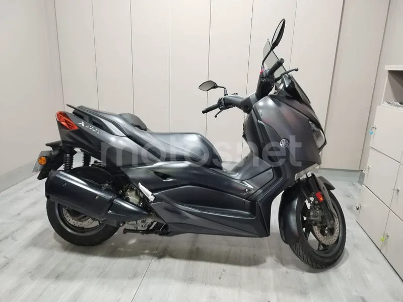 Yamaha XMAX 300 - Vista 5
