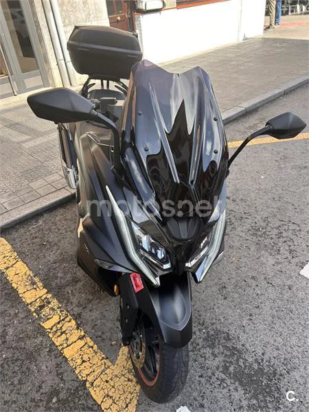 Kymco AK 550 - Vista 13