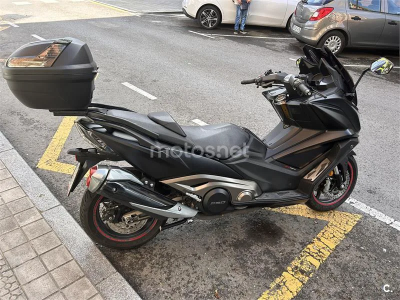 Kymco AK 550 - Vista 15