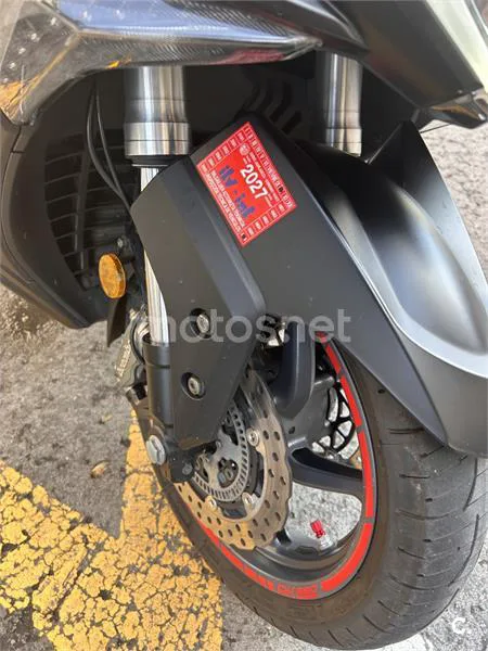 Kymco AK 550 - Vista 5