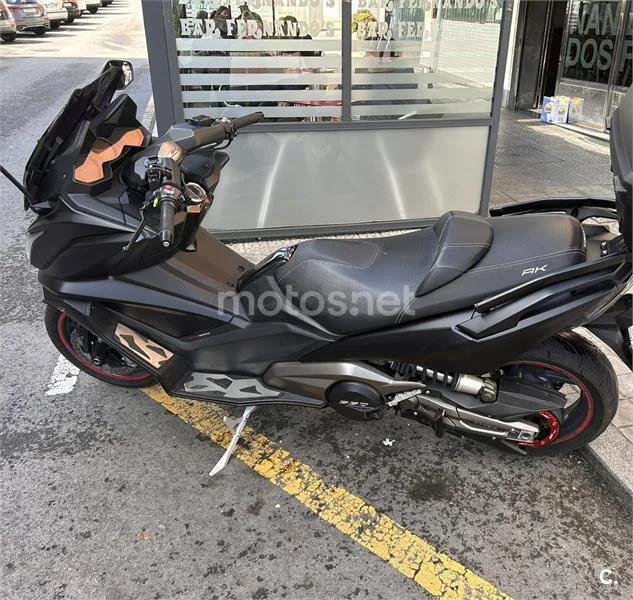 Kymco AK 550 - Vista 6