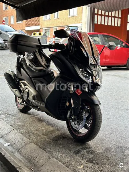 Kymco AK 550 - Vista 8