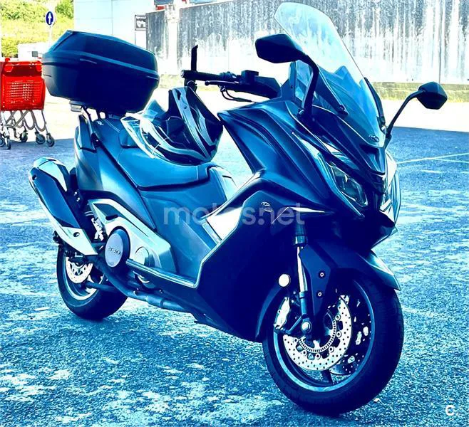 Kymco AK 550 - Vista 10