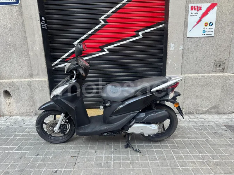Honda Vision 50 1600 € 2012 Barcelona - 1