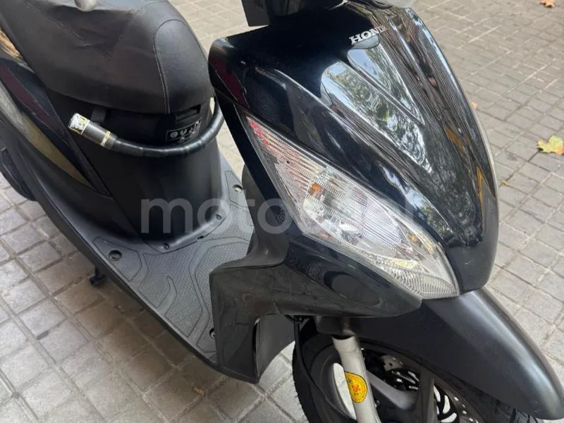 Honda Vision 50 - Vista 11