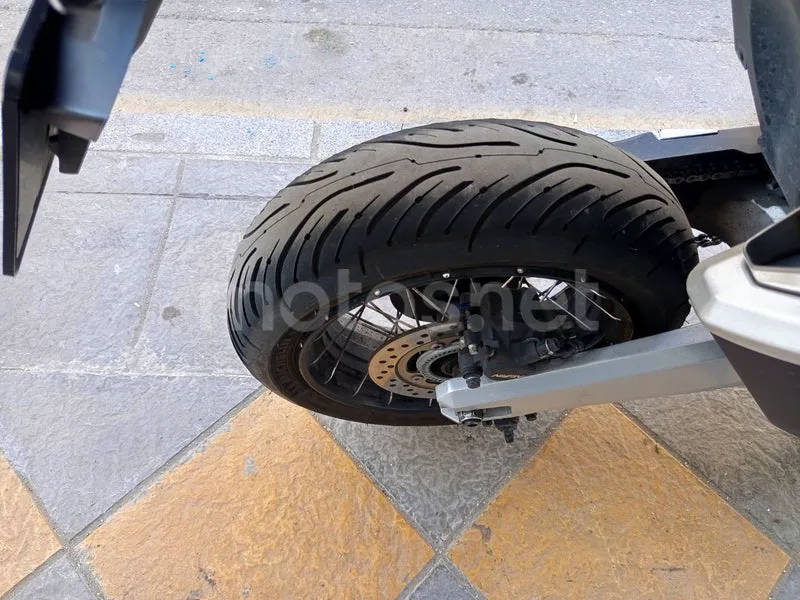 Honda X-ADV - Vista 5