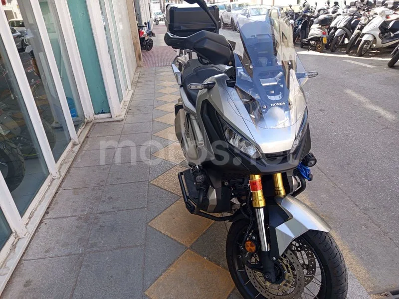 Honda X-ADV - Vista 8