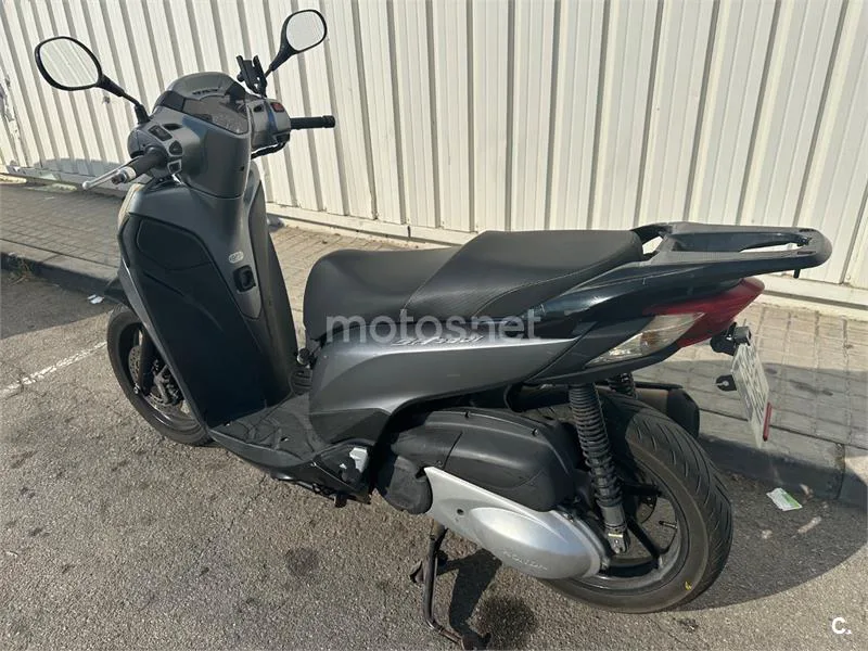 Honda SH300i - Vista 3