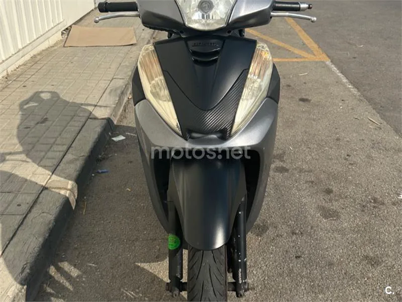 Honda SH300i - Vista 4