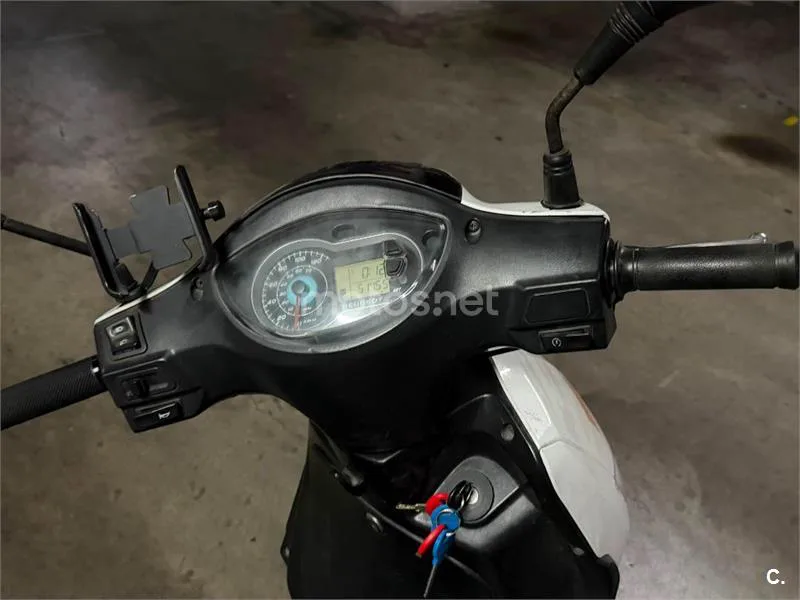 Peugeot Tweet 125 - Vista 5