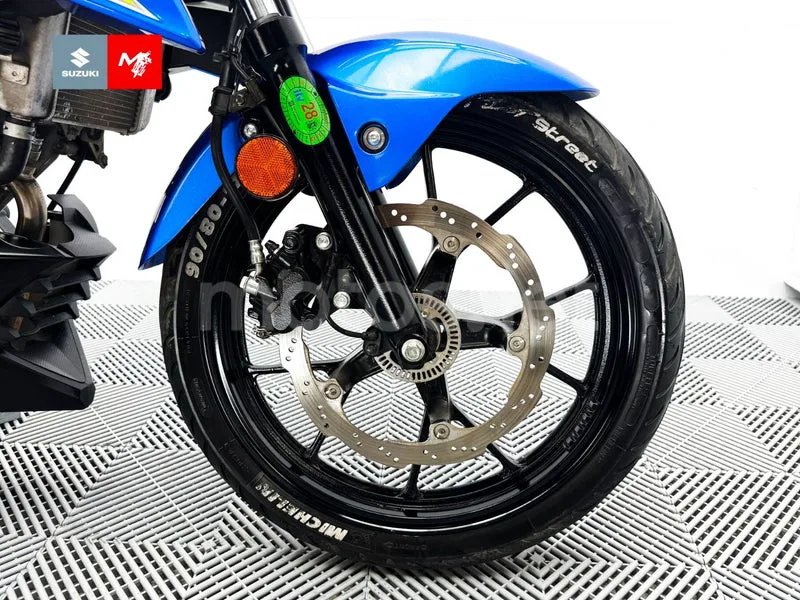 Suzuki GSX-S125 - Vista 12