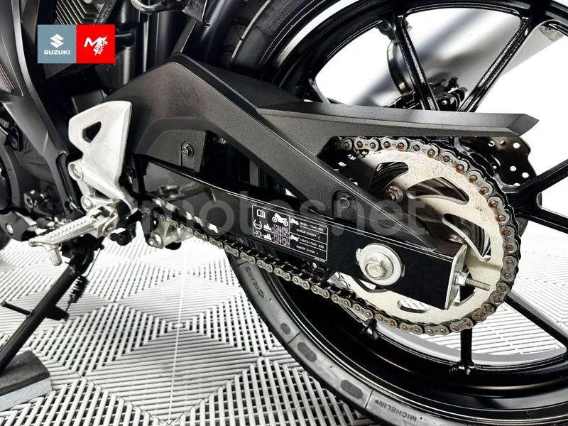 Suzuki GSX-S125 - Vista 21