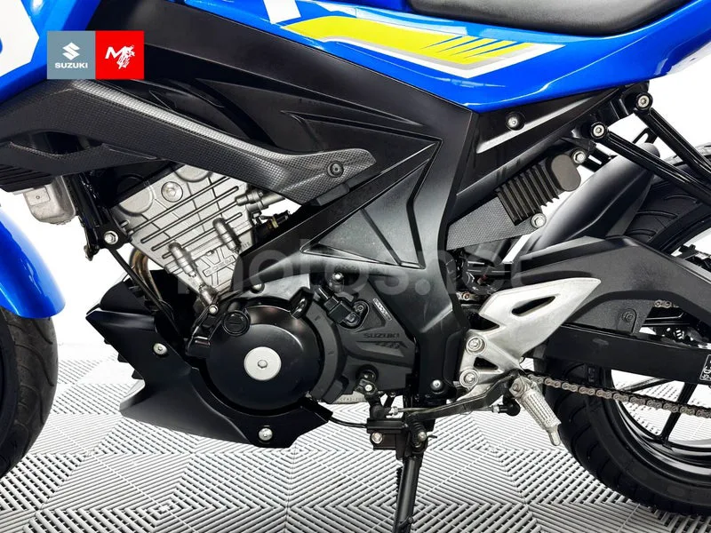 Suzuki GSX-S125 - Vista 22