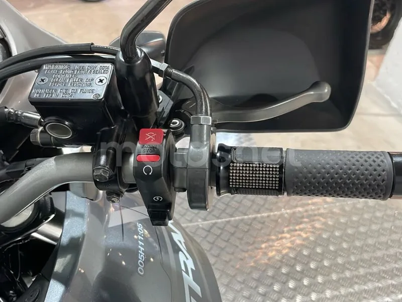 Honda XL700V Transalp - Vista 11