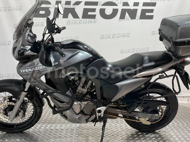 Honda XL700V Transalp - Vista 4