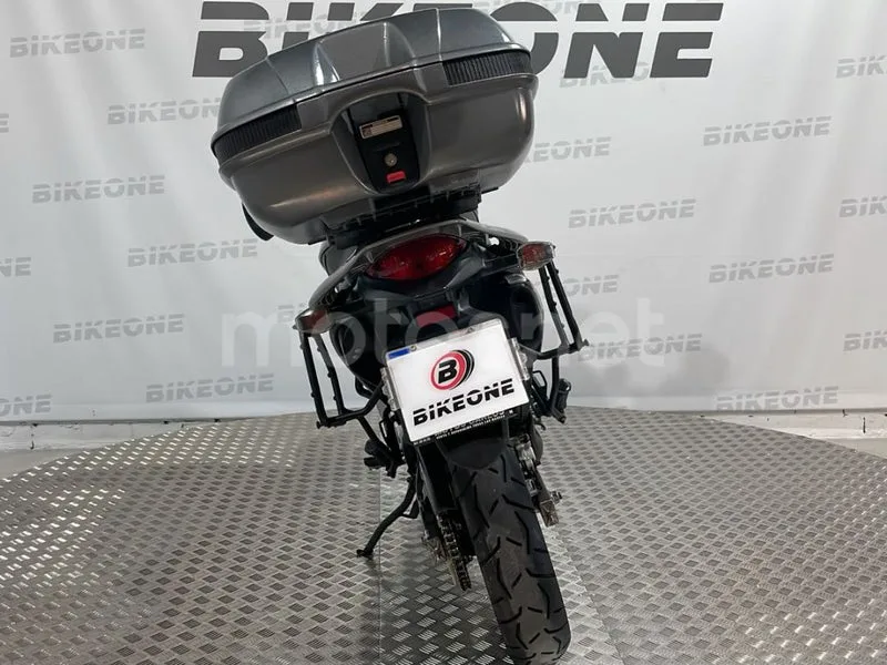 Honda XL700V Transalp - Vista 6