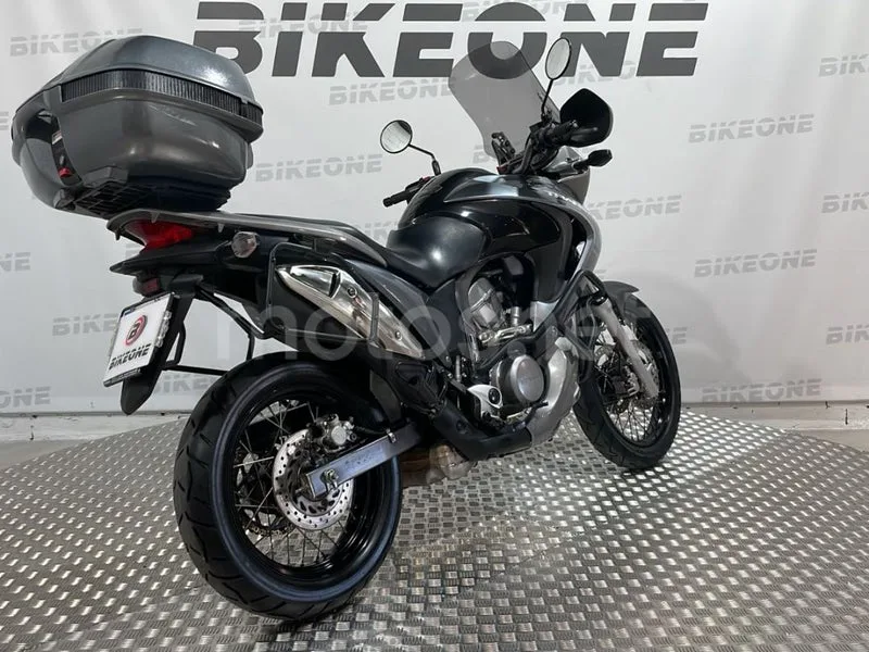 Honda XL700V Transalp - Vista 9