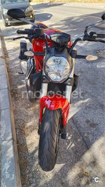 Ducati Monster 821 - Vista 4