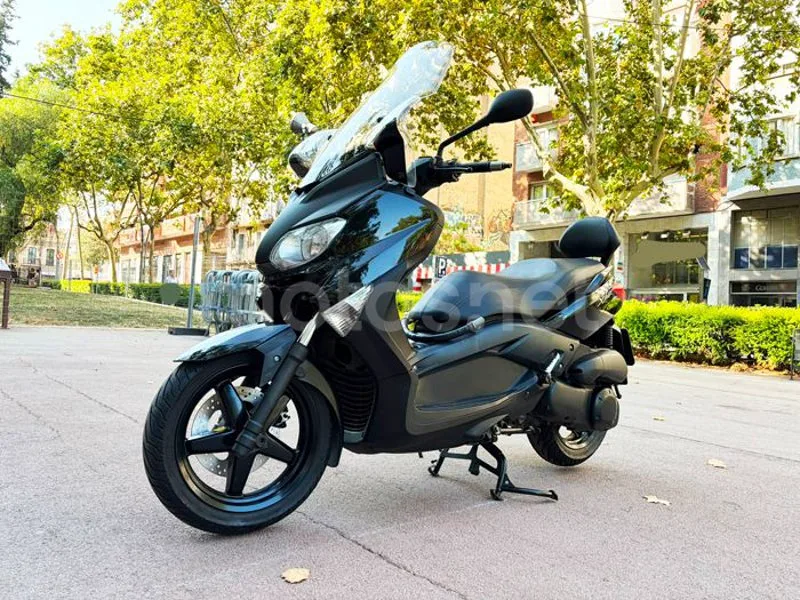 Yamaha XMAX 250 - Vista 3
