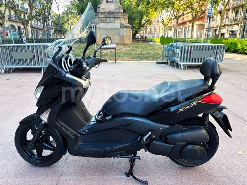 Yamaha XMAX 250 - Vista 4