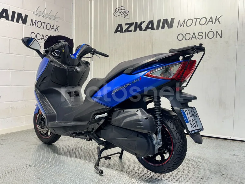 SYM Joymax 125 - Vista 4