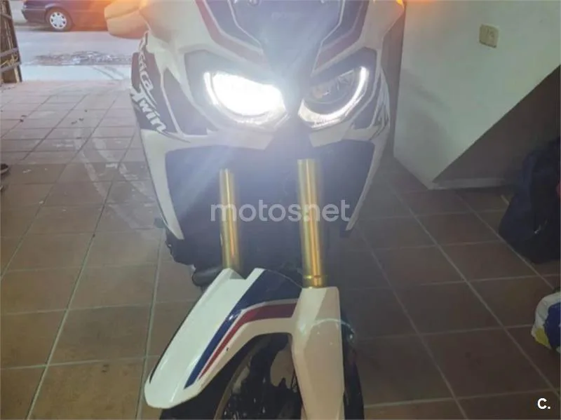 Honda CRF1000L Africa Twin - Vista 4