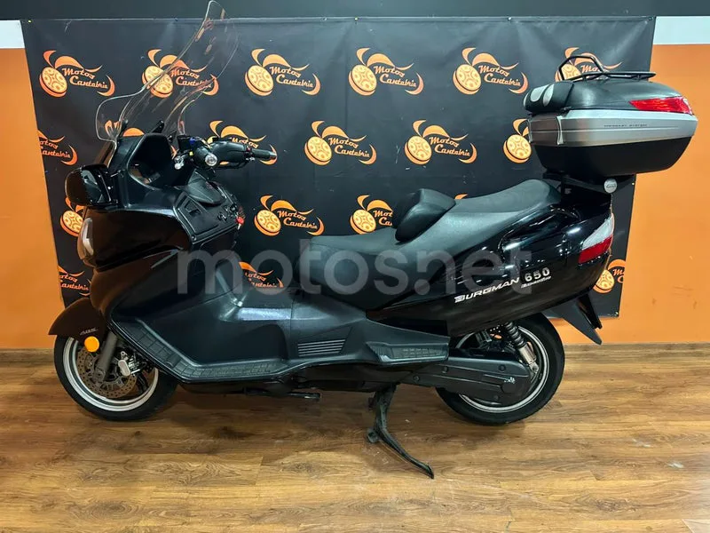 Suzuki Burgman 650 Executive 2995 € 2011 Cantabria - 1