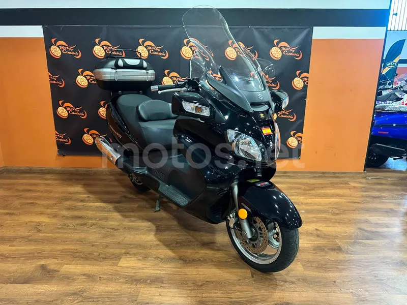 Suzuki Burgman 650 Executive - Vista 3