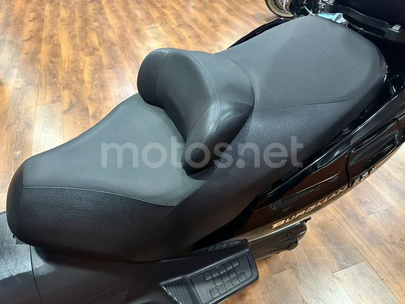 Suzuki Burgman 650 Executive - Vista 7