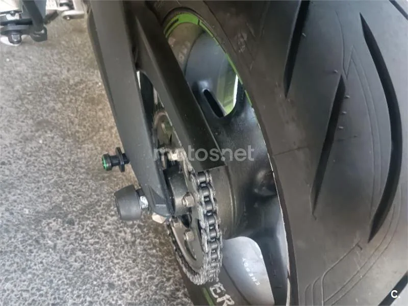 Triumph Street Triple R - Vista 12
