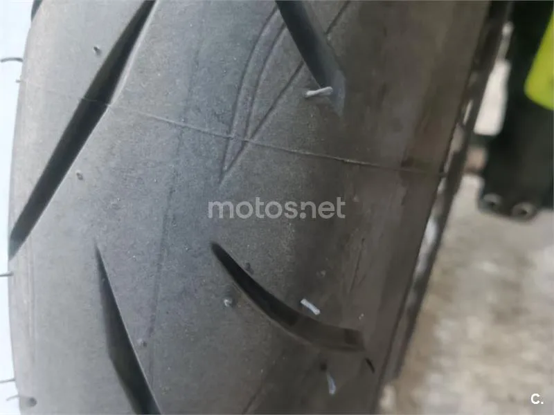 Triumph Street Triple R - Vista 13