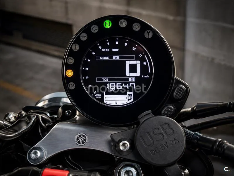 Yamaha XSR900 - Vista 3