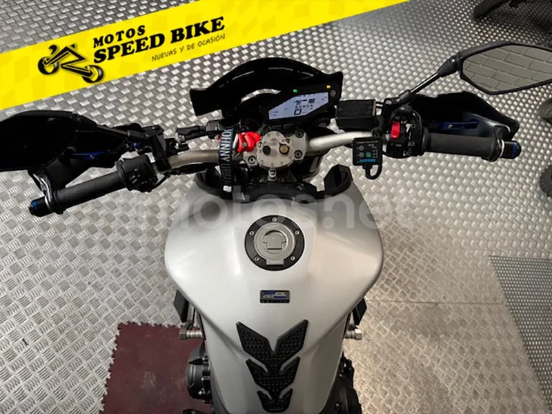 Yamaha MT-09 - Vista 11