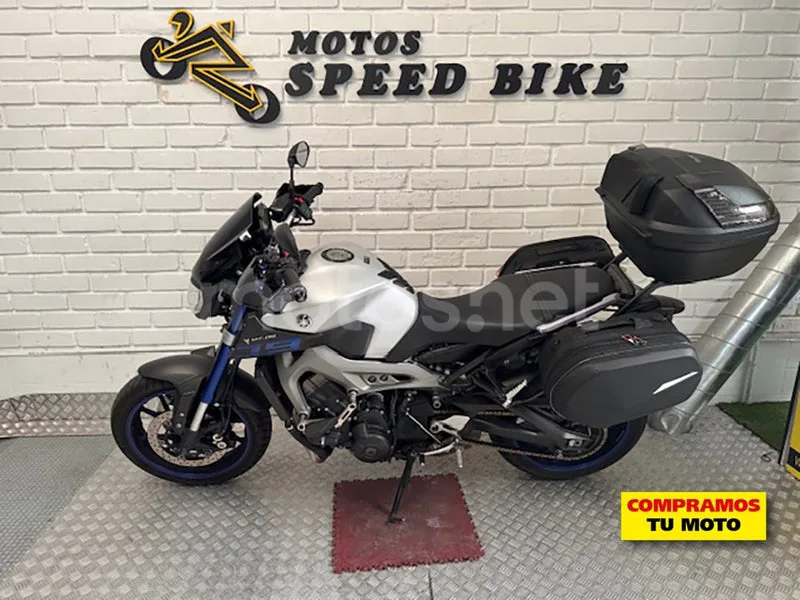 Yamaha MT-09 - Vista 14